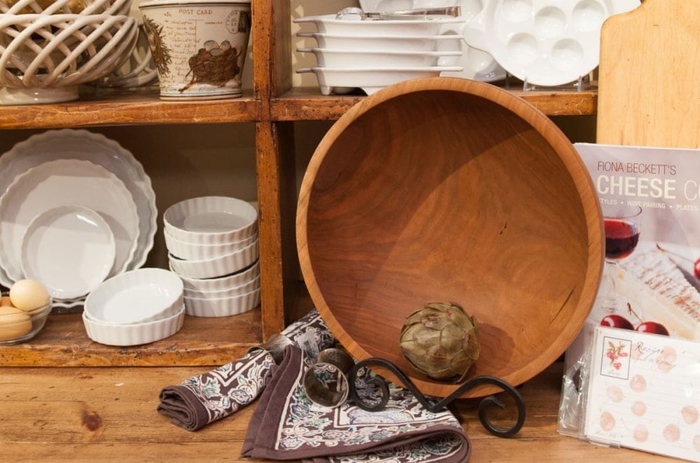 KO wooden bowl Bisousweet Confections